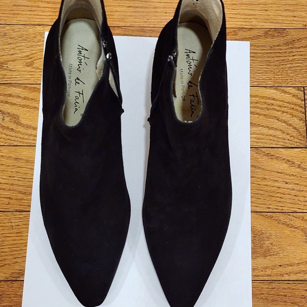 Antonio De Faria booties size 9 NWOT
